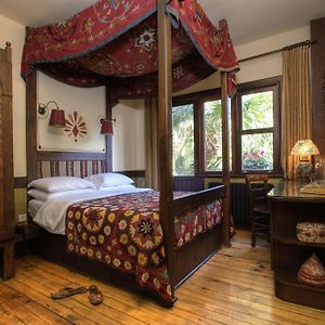 Camera con letto queen size